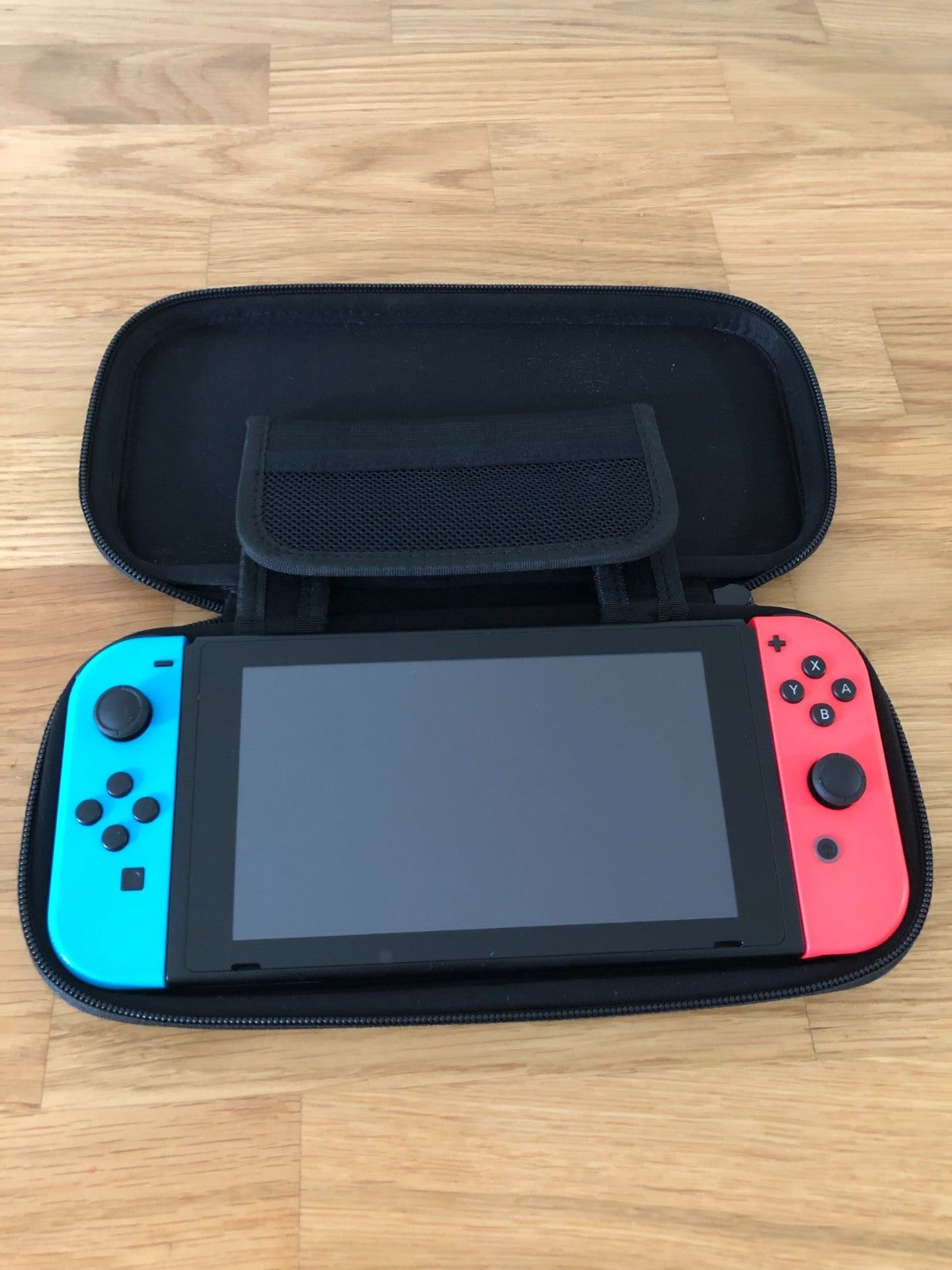 Nintendo Switch Console 32GB | Good Condition | Include all Accessories