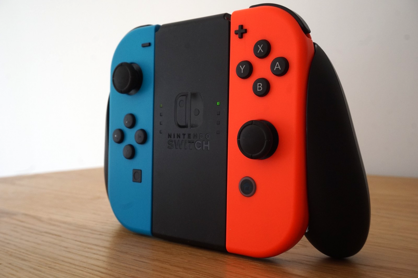 Nintendo Switch OLED Console 64GB Bundle and Zelda Breath of the Wild | Complete