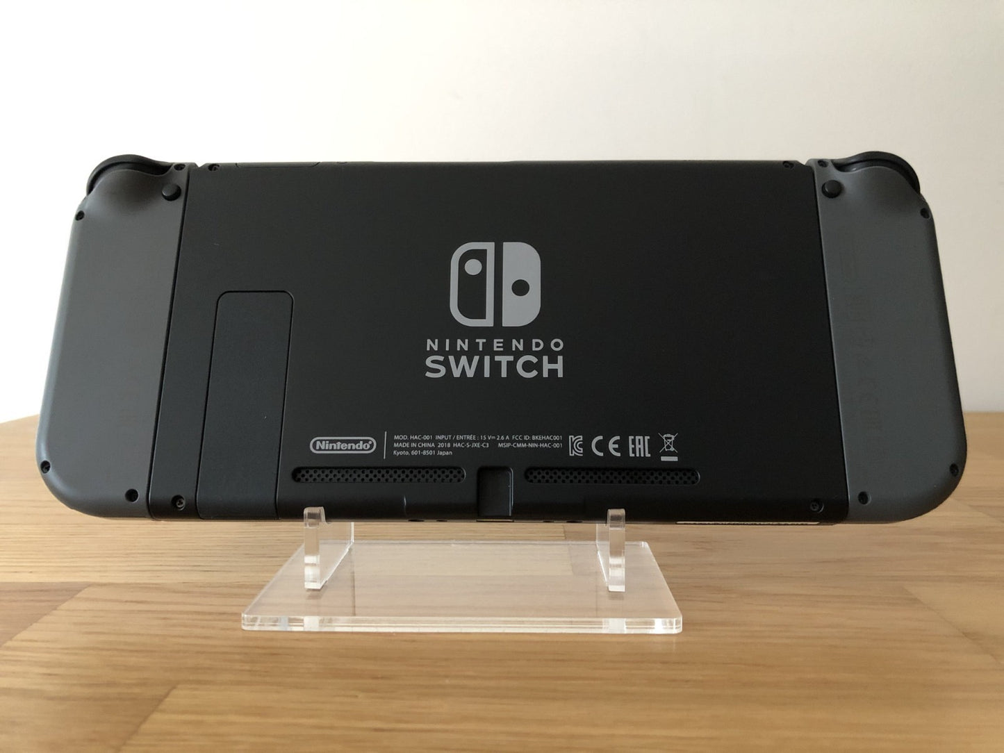 Nintendo Switch Console 32GB Bundle with Mario Kart 8 Deluxe | Good Condition