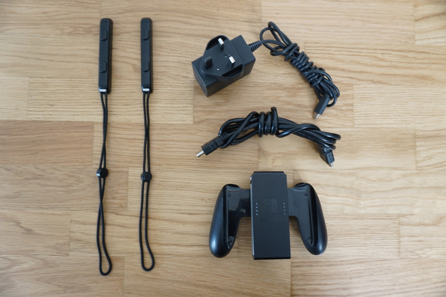 Nintendo Switch Console 32GB | Good Condition | Include all Accessories