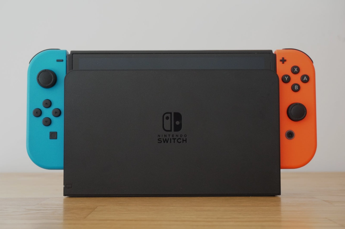 Nintendo Switch OLED Console 64GB Bundle and Zelda Breath of the Wild | Complete
