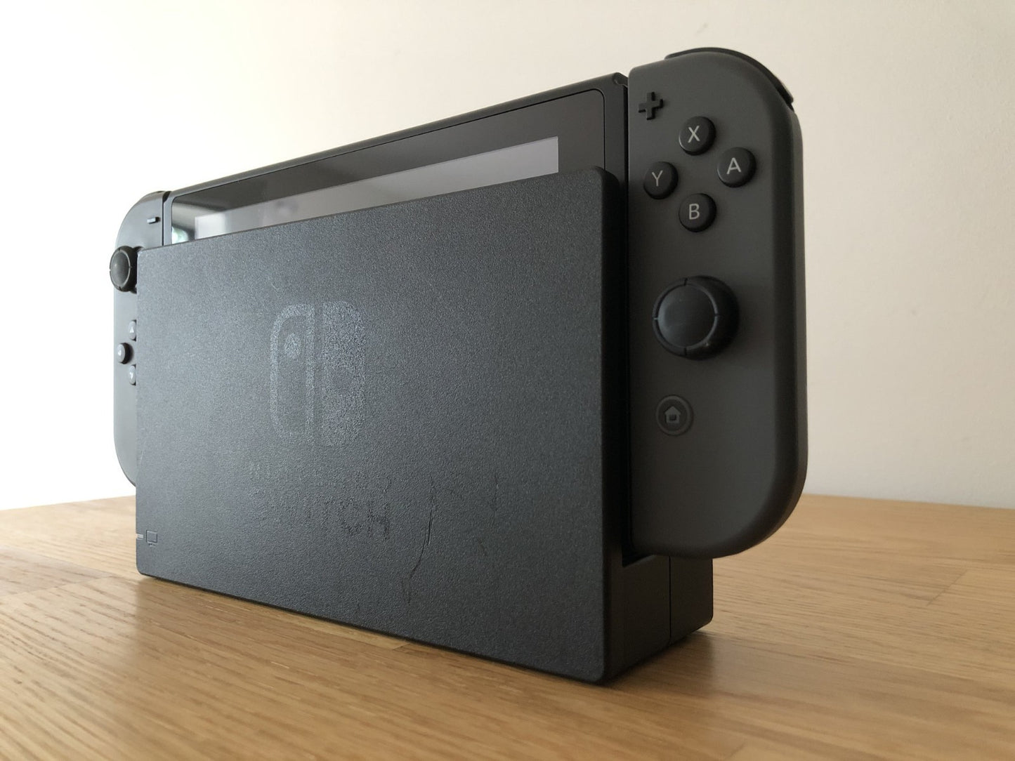 Nintendo Switch Console 32GB Bundle with Mario Kart 8 Deluxe | Good Condition
