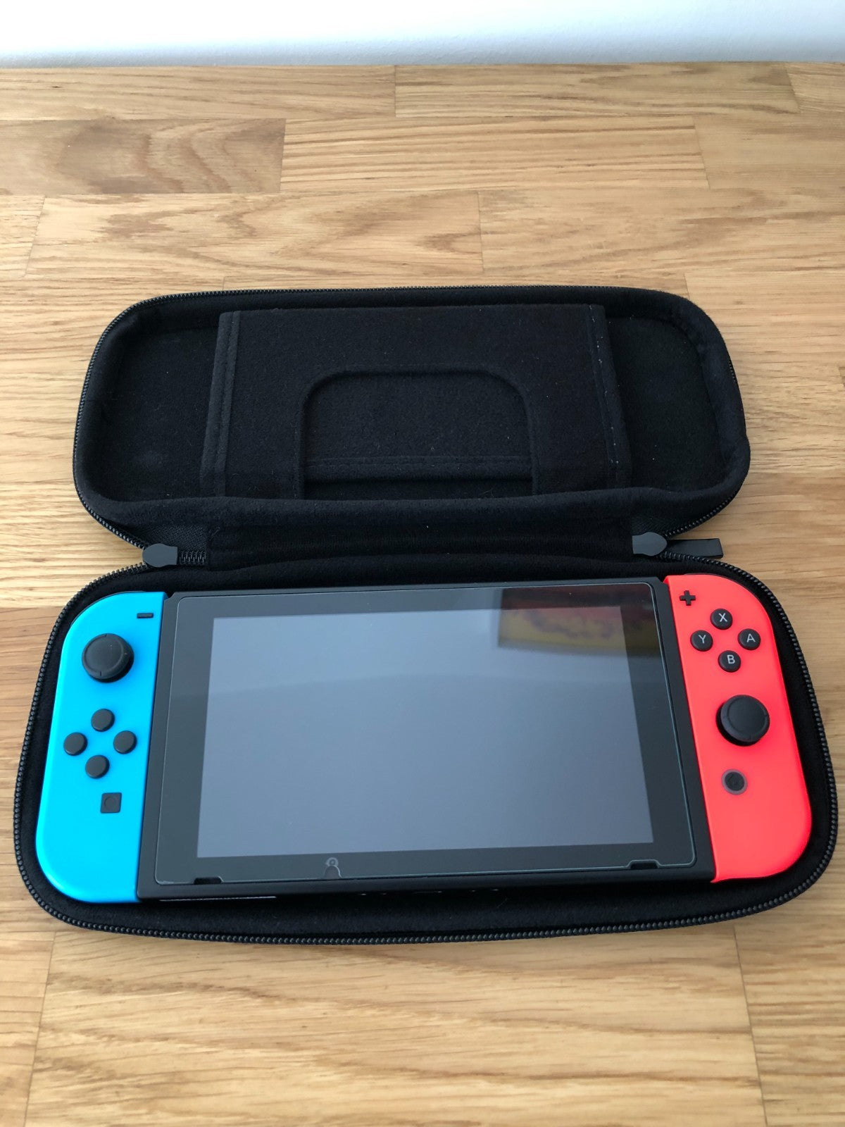 Nintendo Switch Console 32GB | Very Good Condition | Include all Accessories