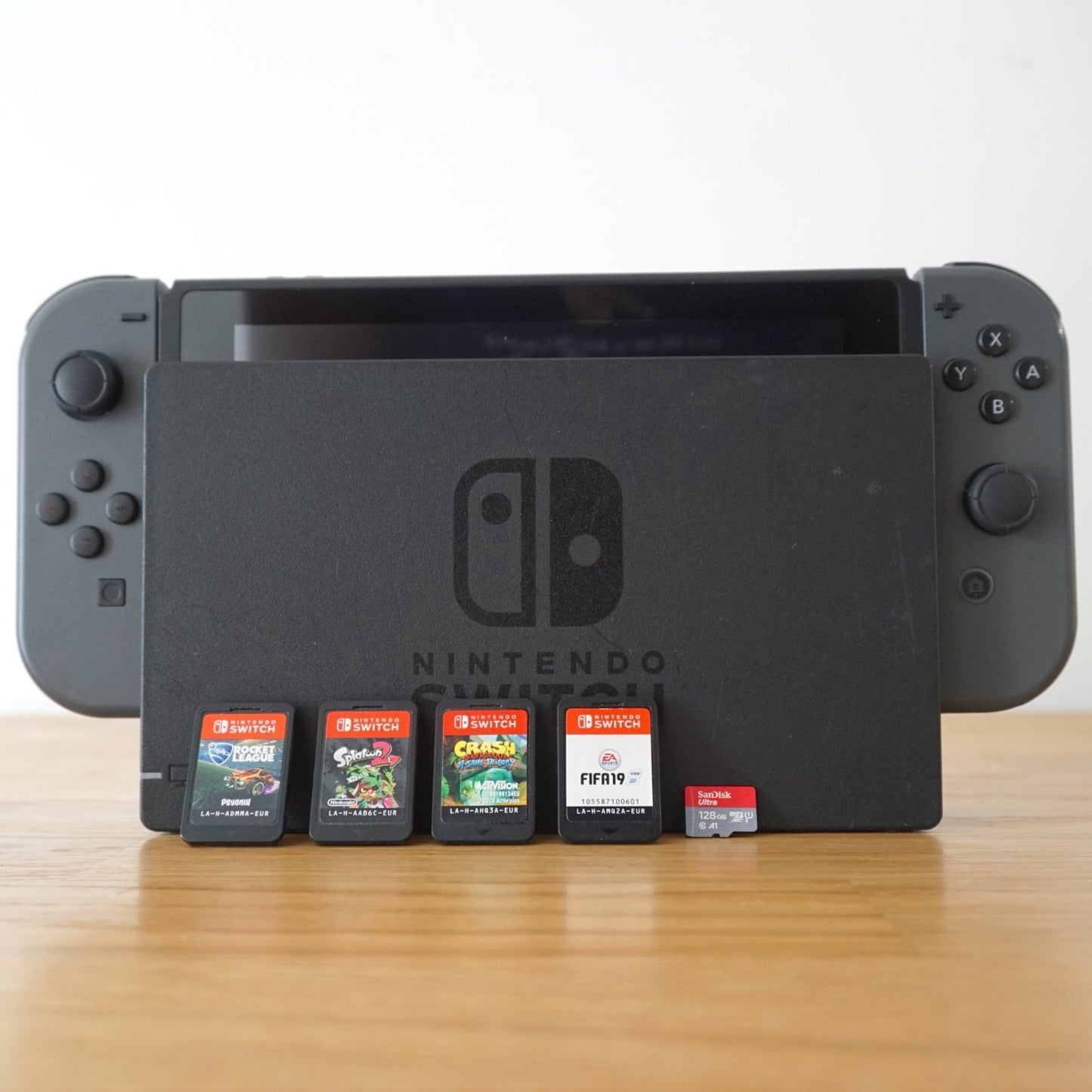 Nintendo Switch 32GB Console Bundle: Rocket League, Splatoon 2, Crash Bandicoot.