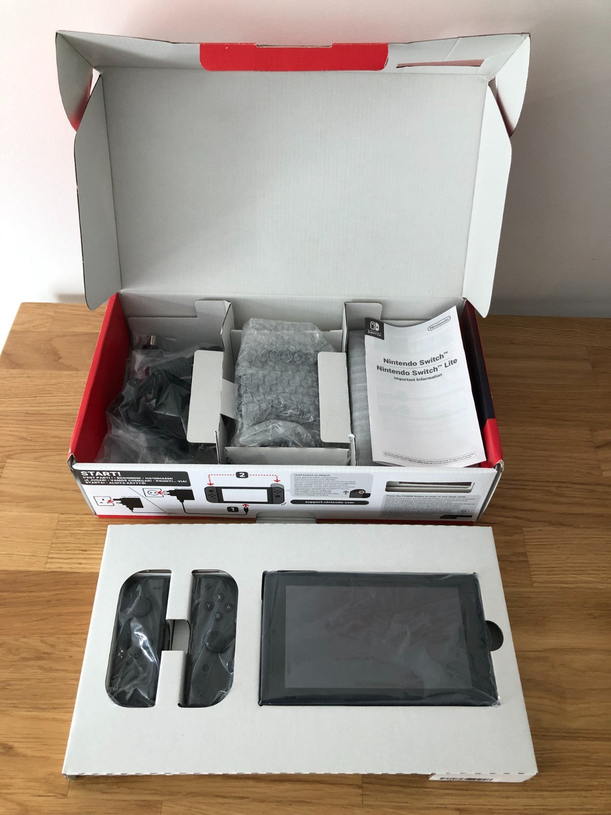Nintendo Switch Console 32GB | Grey | Good Condition | Includes All Acceossies