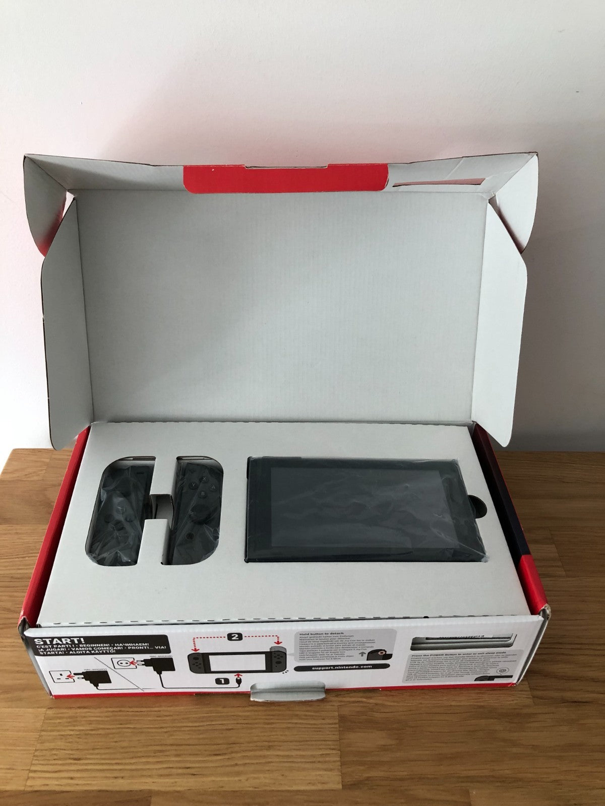 Nintendo Switch Console 32GB | Grey | Good Condition | Includes All Acceossies