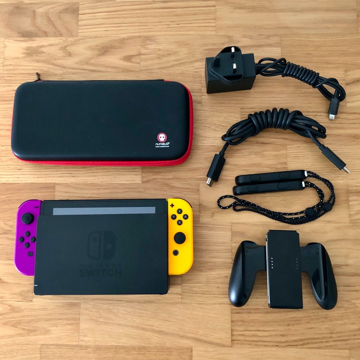Nintendo Switch Console 32GB | Good Condition | Include all Accessories