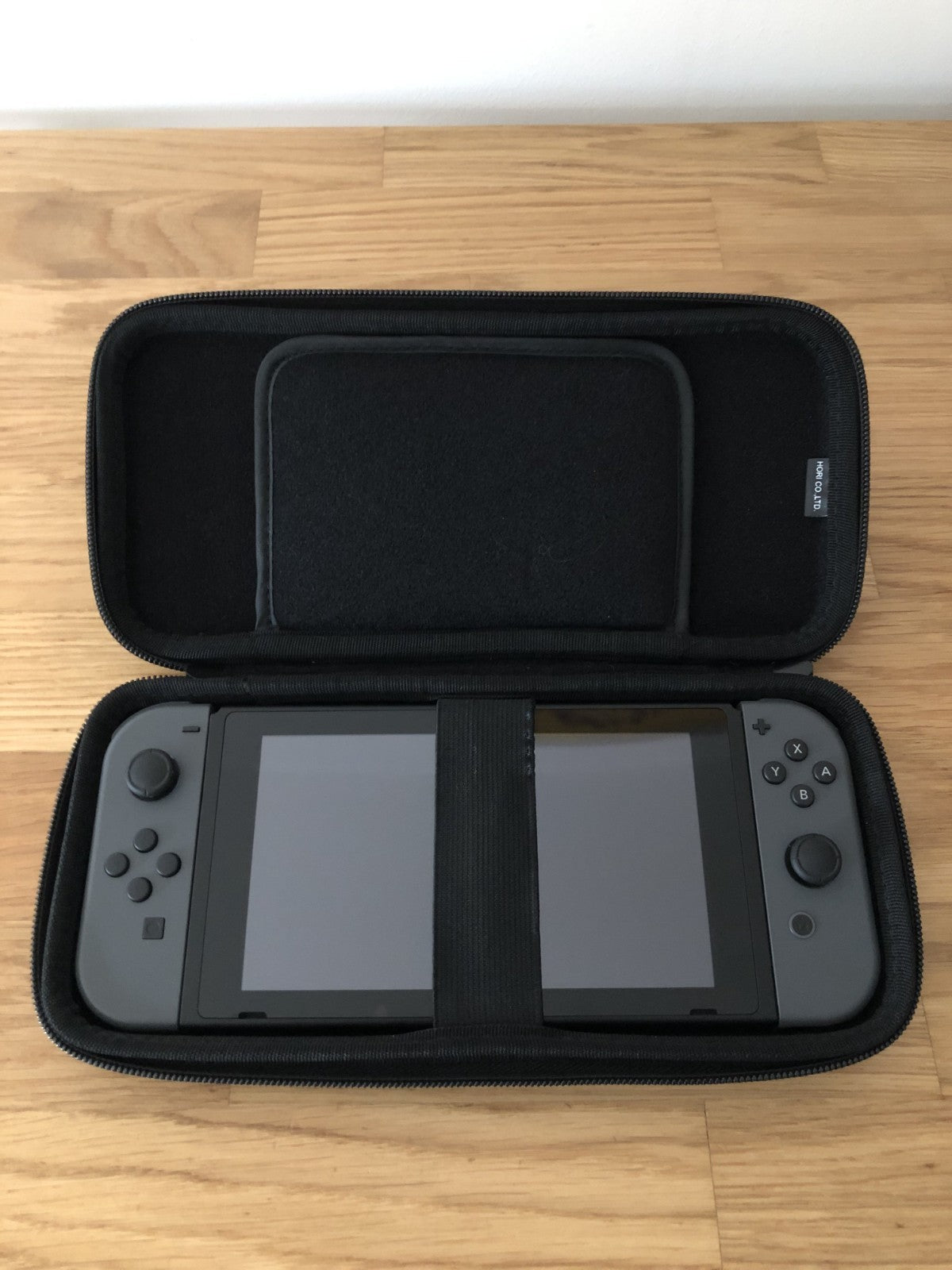 Nintendo Switch Console 32GB Bundle with Mario Kart 8 Deluxe | Good Condition