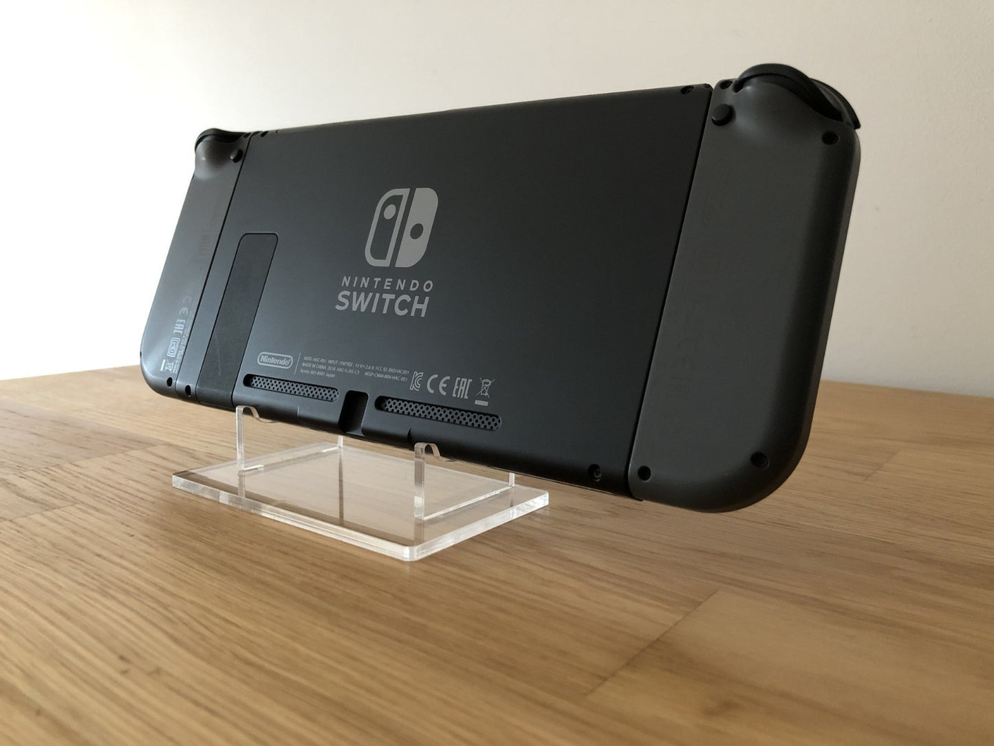 Nintendo Switch Console 32GB Bundle with Mario Kart 8 Deluxe | Good Condition