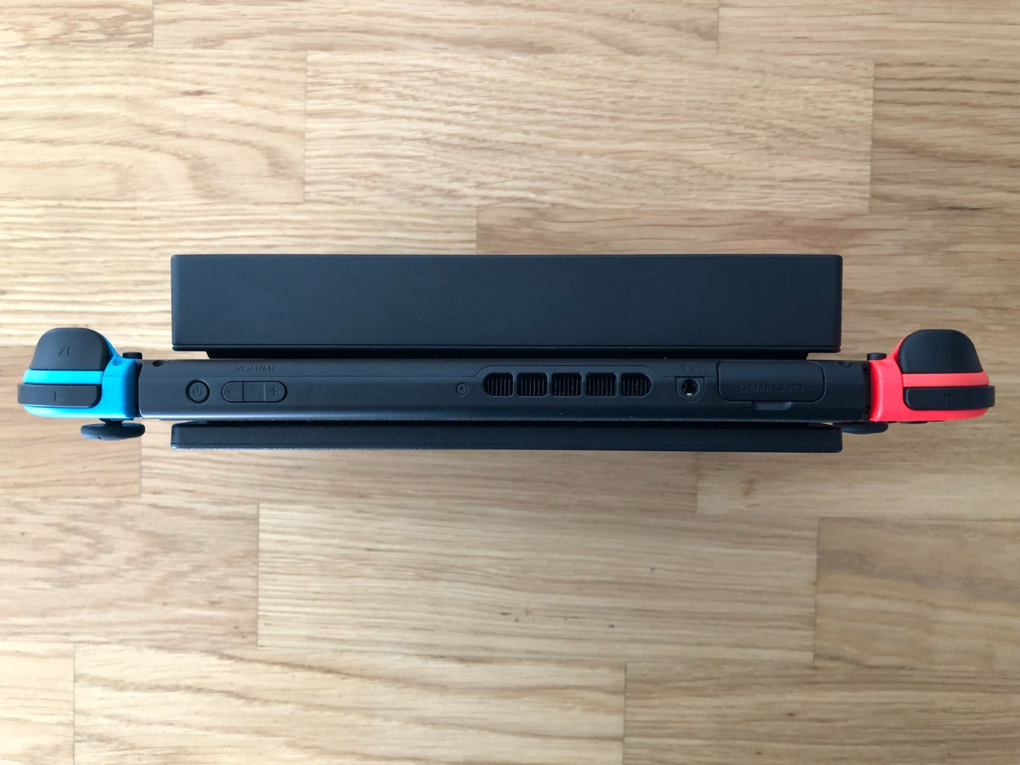 Nintendo Switch Console 32GB | Very Good Condition | Include all Accessories