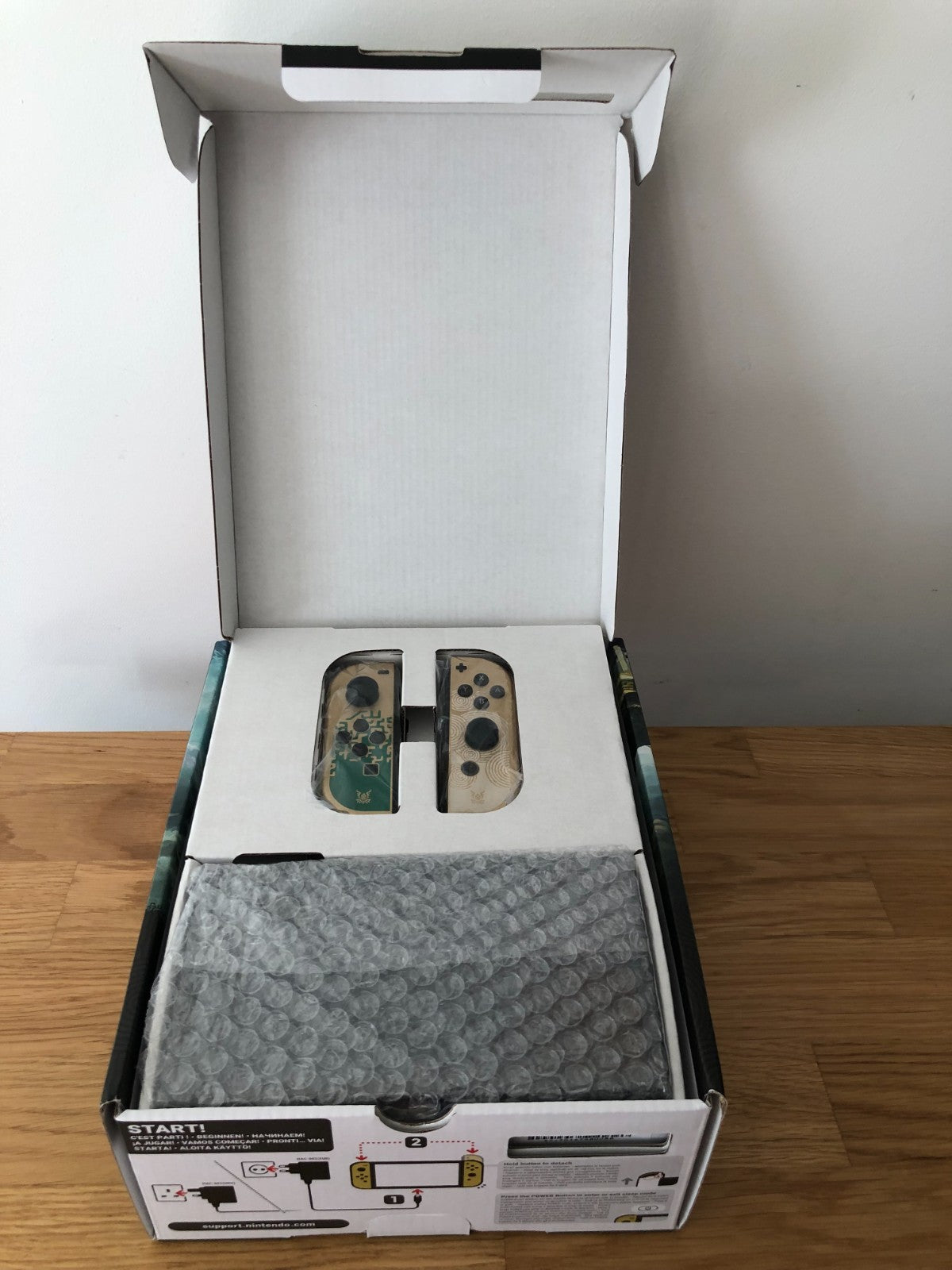 Nintendo Switch OLED Zelda Tears of the Kingdom Edition | Very Good Condition