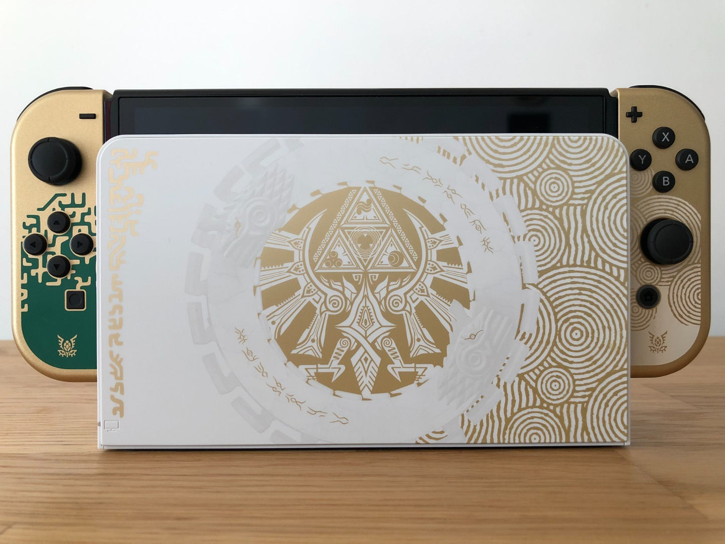 Nintendo Switch OLED Zelda Tears of the Kingdom Edition | Very Good Condition