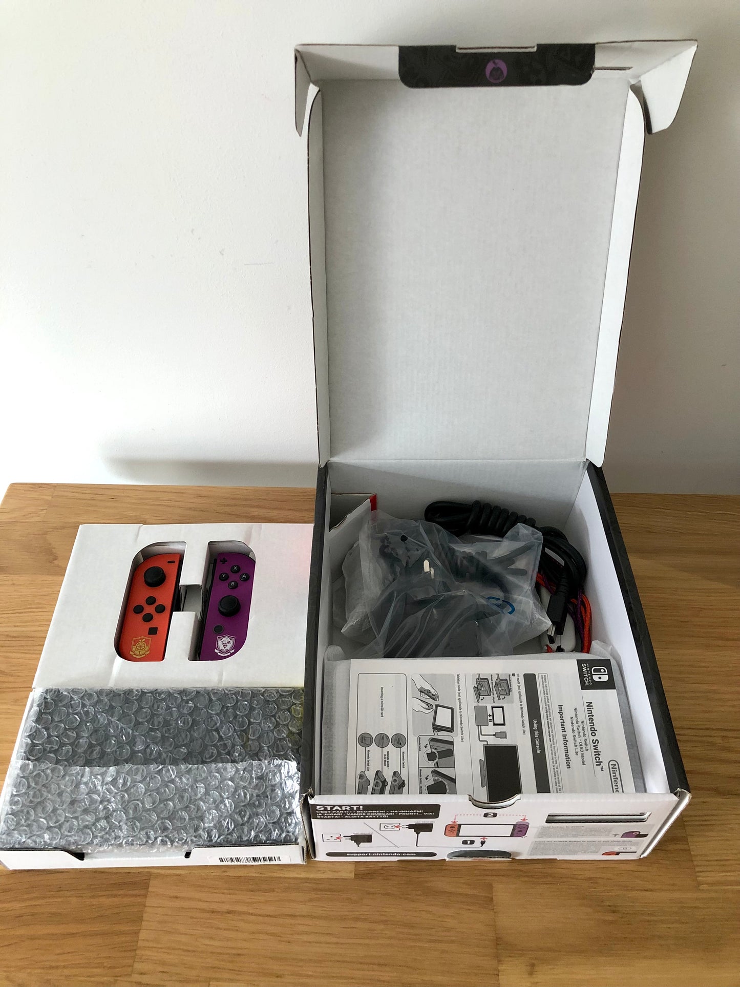 Nintendo Switch OLED | Pokémon Scarlet and Violet Limited Edition