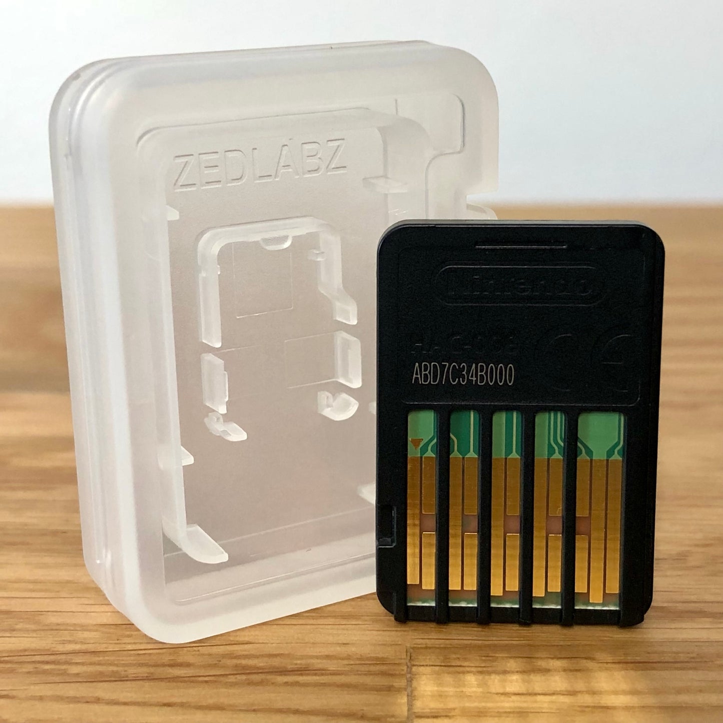 Cartridge back of Sonic Mania Plus for Nintendo Switch, showing data pins.