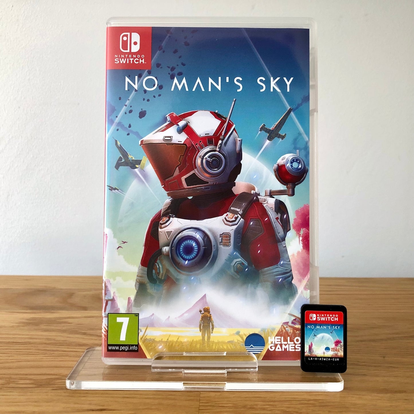 Front cover of No Man’s Sky for Nintendo Switch, featuring game artwork, title, and front of cartridge.