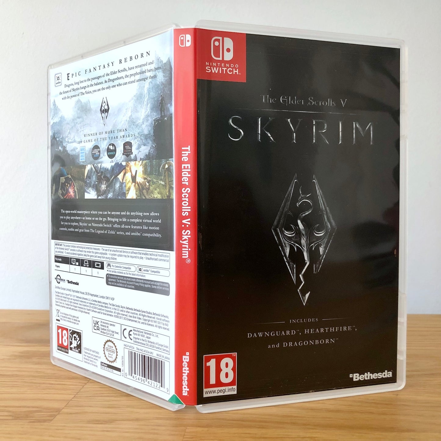 Angled front view of The Elder Scrolls V: Skyrim for Nintendo Switch, showing full front cover artwork.