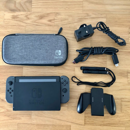 Nintendo Switch Console 32GB | Grey | Good Condition | Includes All Acceossies