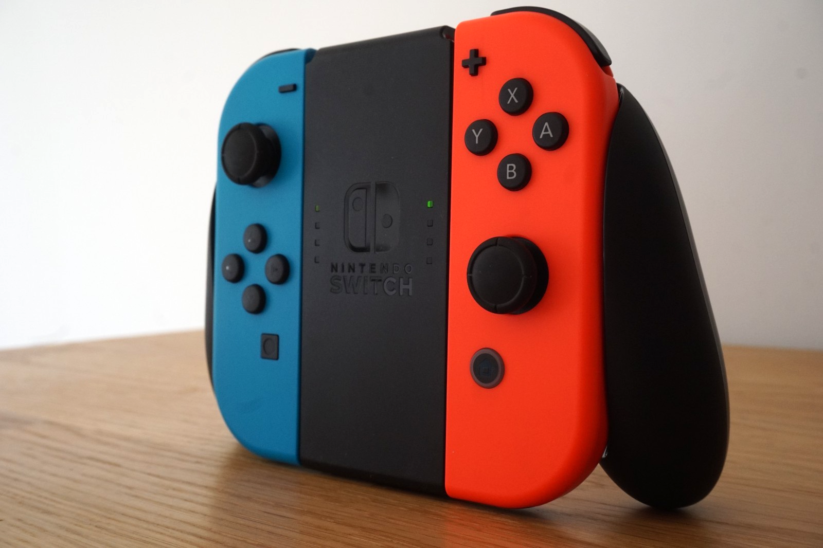 Nintendo Switch OLED Console 64GB Bundle and Zelda Breath of the Wild | Complete