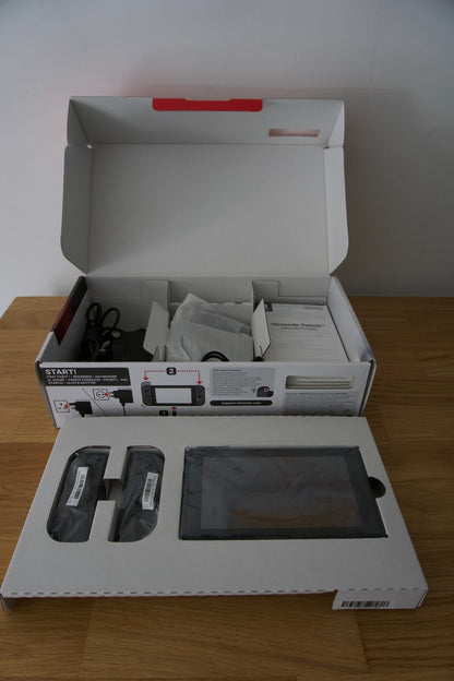Nintendo Switch Console 32GB Grey - Great Condition | Includes All Acceossies