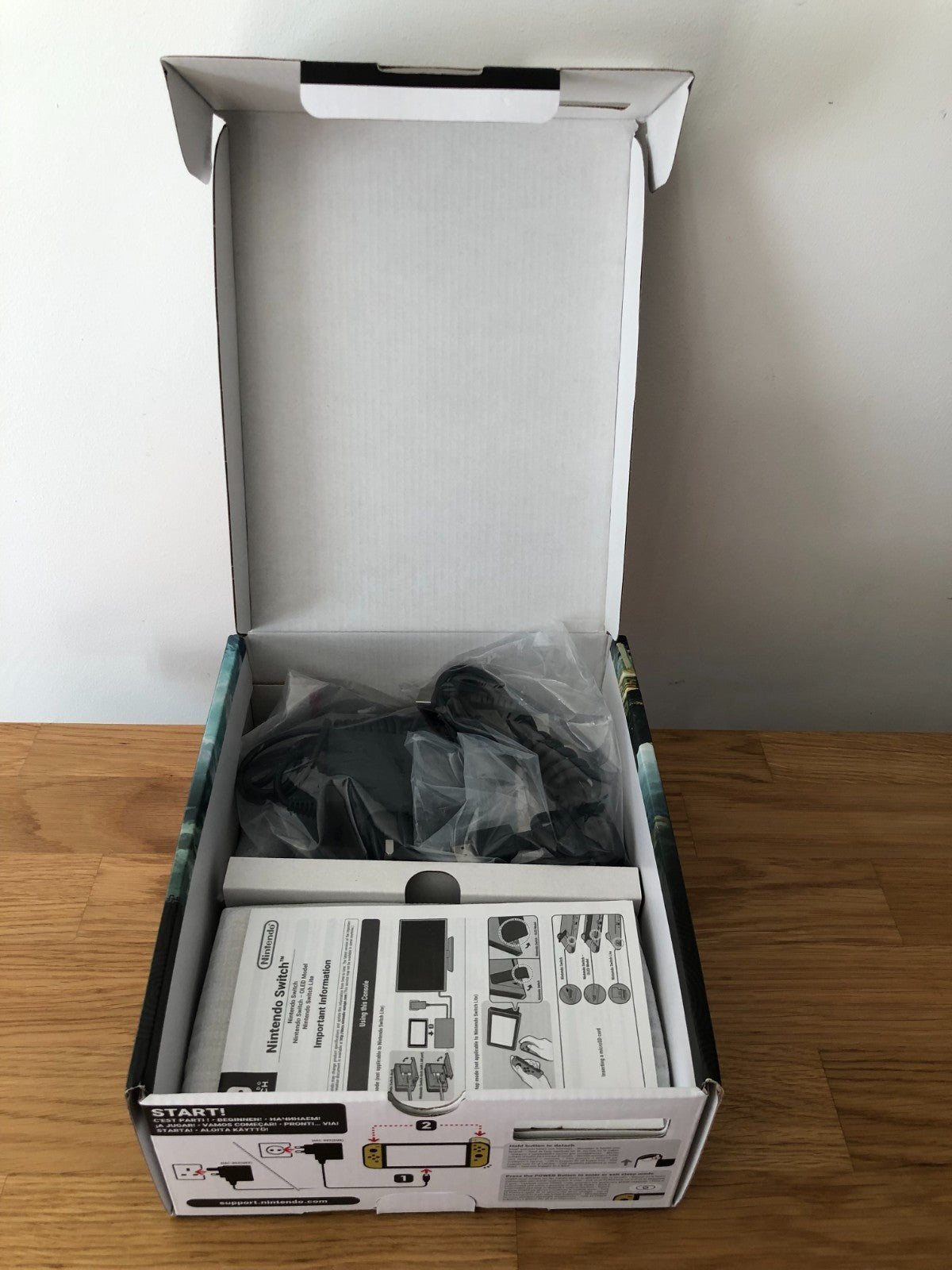 Nintendo Switch OLED Zelda Tears of the Kingdom Edition | Very Good Condition