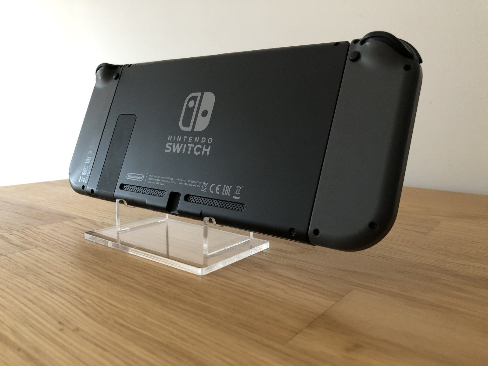 Nintendo Switch Console 32GB Bundle with Mario Kart 8 Deluxe | Good Condition