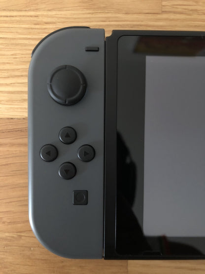 Nintendo Switch Console 32GB Bundle with Mario Kart 8 Deluxe | Good Condition