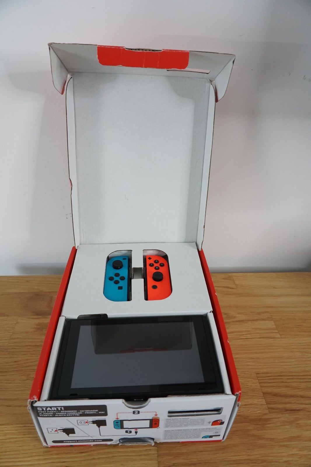 Nintendo Switch Console 32GB | Good Condition | Include all  Accessories