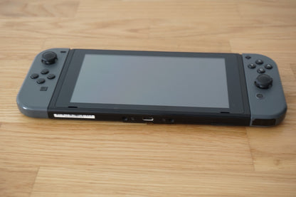 Nintendo Switch Console 32GB Grey - Good Condition | Includes All Acceossies