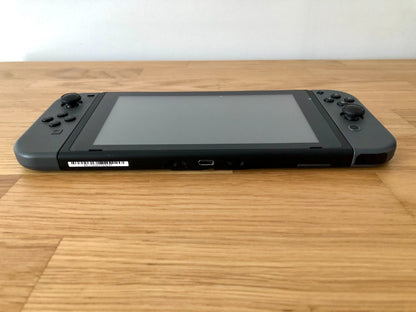 Nintendo Switch Console 32GB | Grey | Good Condition | Includes All Acceossies