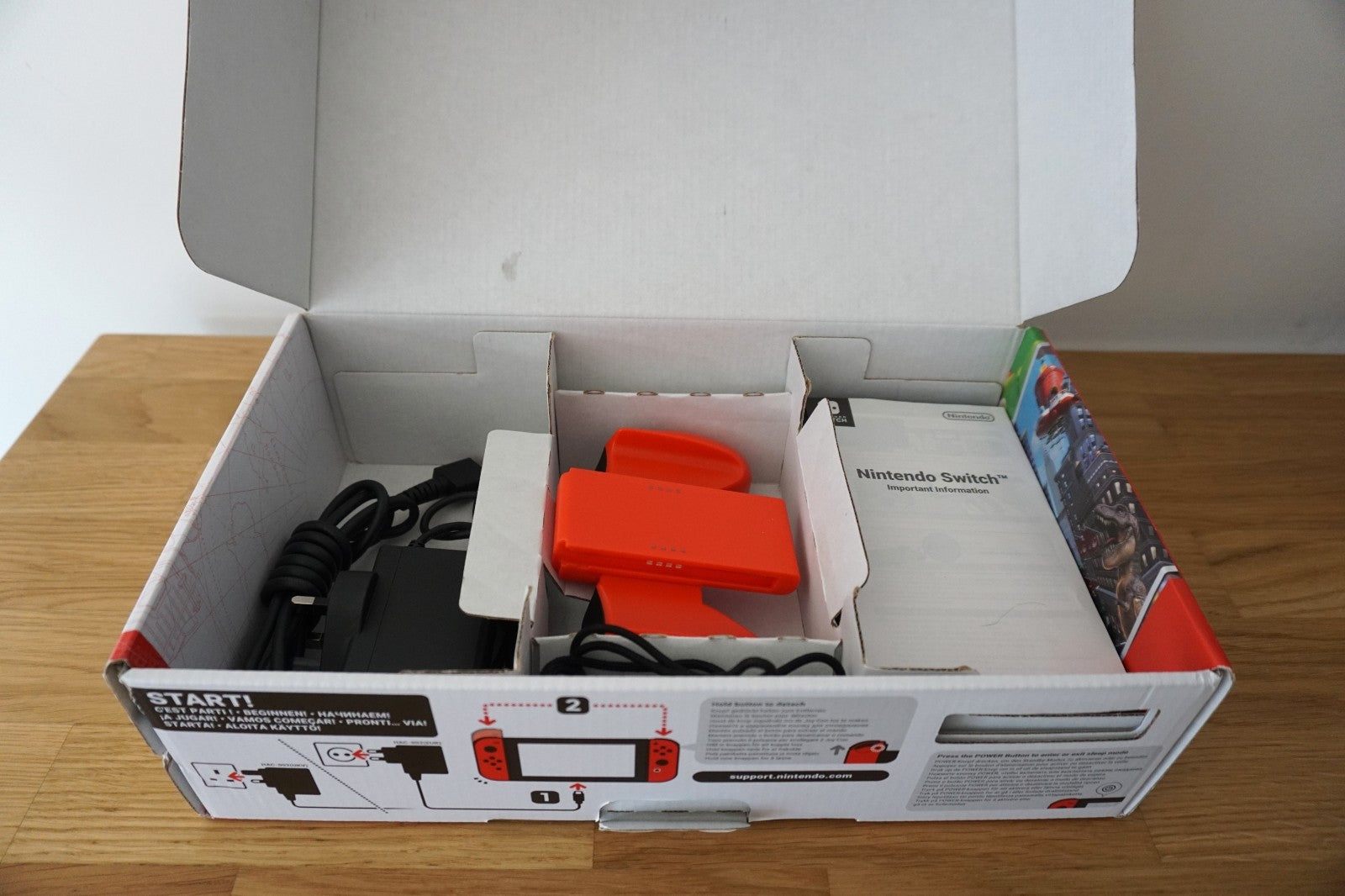 Nintendo Switch Super Mario Odyssey Edition Console Bundle + Super Mario Odyssey
