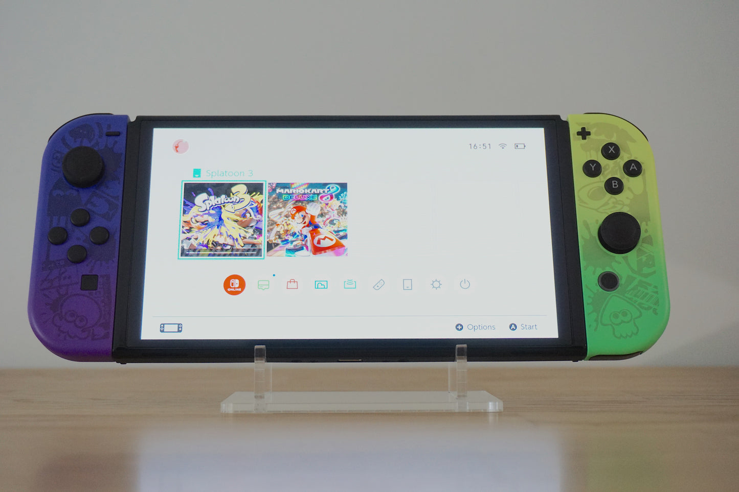 Nintendo Switch OLED 64GB: Splatoon 3 Edition Bundle