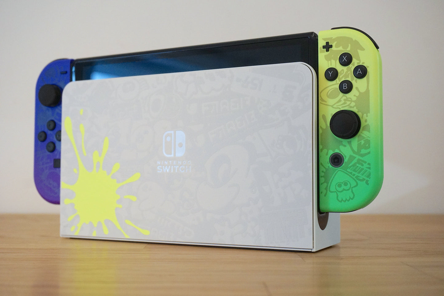 Nintendo Switch OLED 64GB: Splatoon 3 Edition Bundle