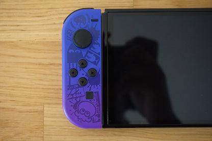 Nintendo Switch OLED 64GB: Splatoon 3 Edition Bundle